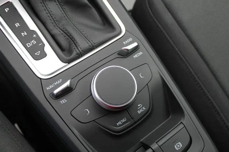 Audi Q2 30 TDI S tronic Business foto 19