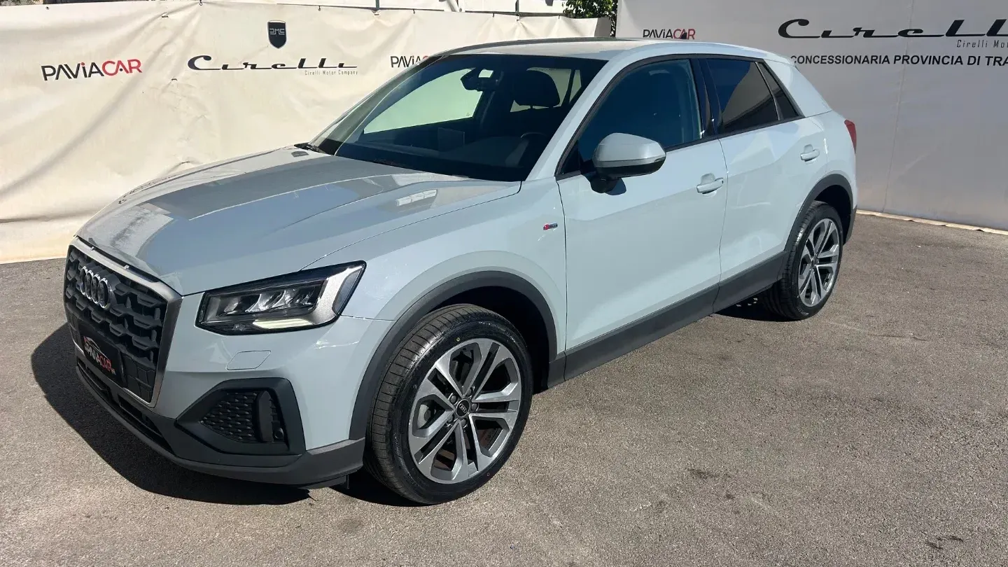 Audi Q2 30 TDI S tronic Identity Black
