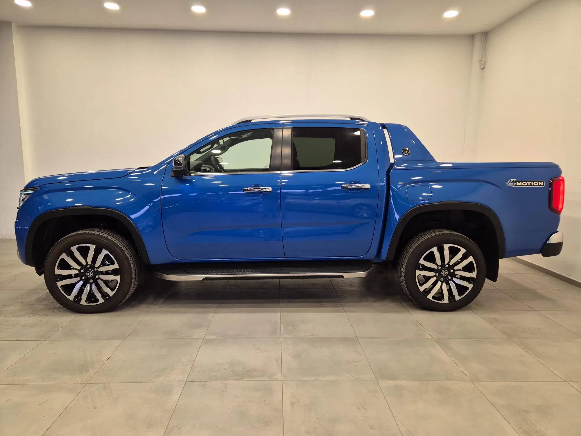 VOLKSWAGEN Amarok 3.0 V6 TDI 241CV 4MOTION aut. Aventura foto 3