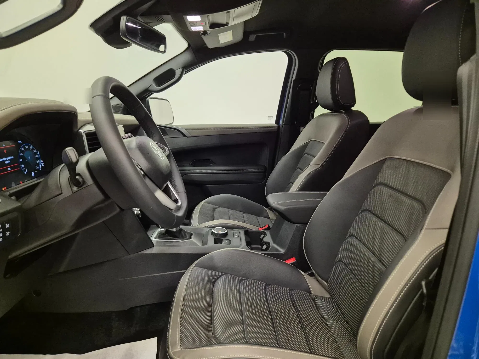 VOLKSWAGEN Amarok 3.0 V6 TDI 241CV 4MOTION aut. Aventura foto 8