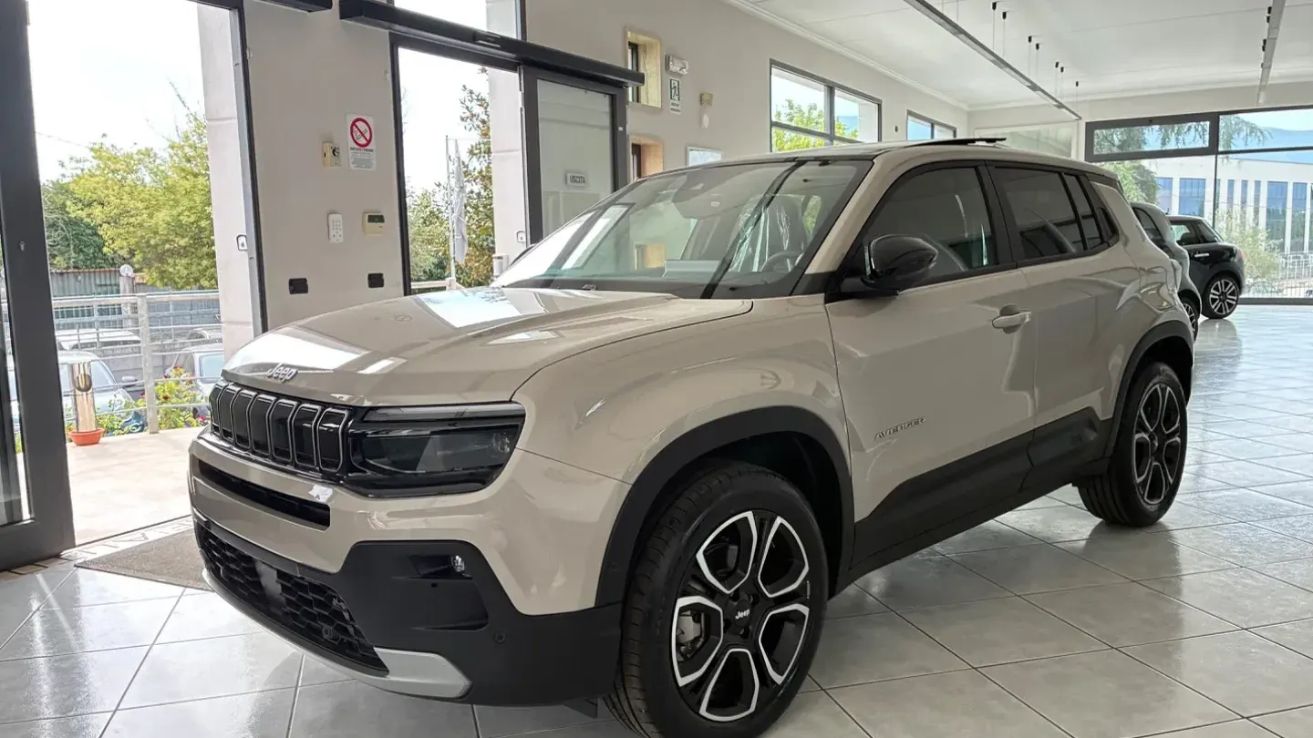 Jeep Avenger 1.2 Turbo 110CV e-Hybr. Summit