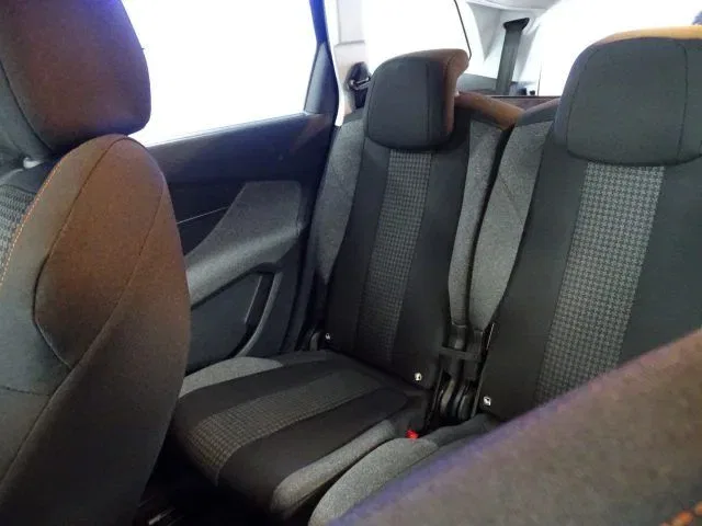 PEUGEOT 5008 1.5 BlueHDI 130cv Business EU6 foto 10