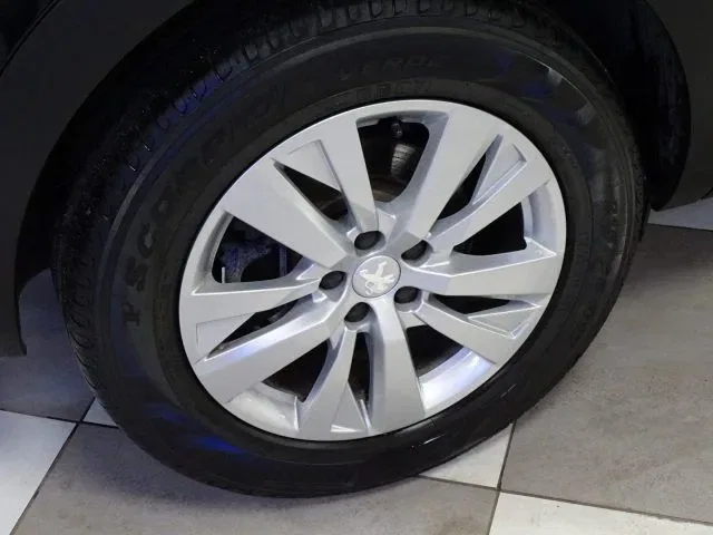 PEUGEOT 5008 1.5 BlueHDI 130cv Business EU6 foto 13