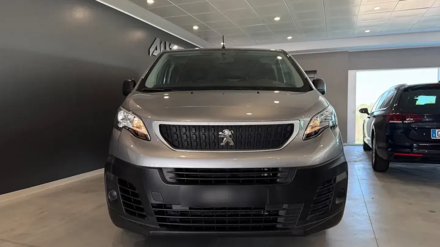 Peugeot Traveller BlueHDi 120 S&S Std. Business