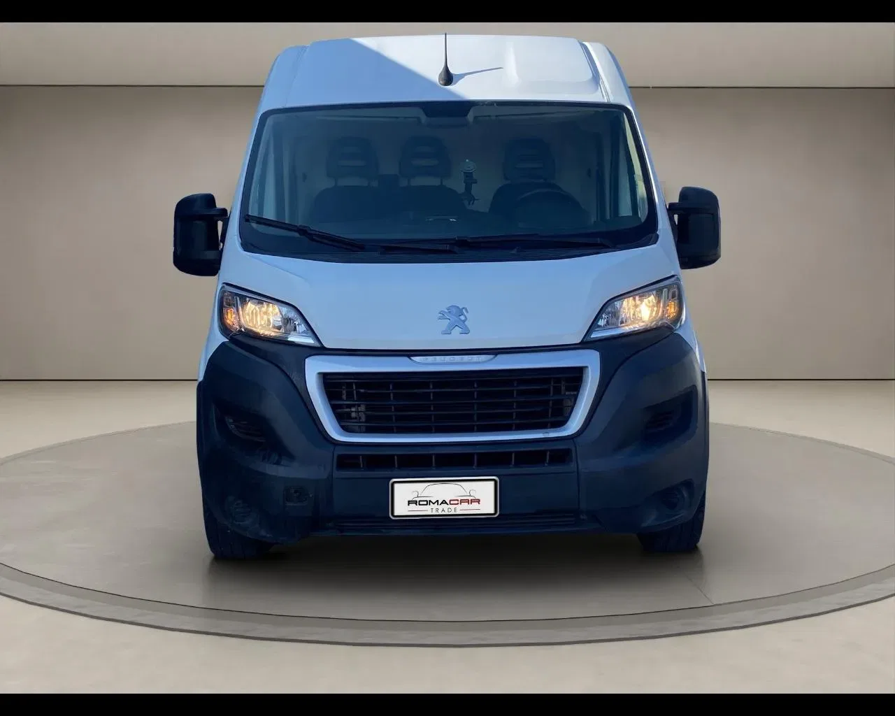 Peugeot Boxer 33 2.2 BlueHDi 140 S&S PM-TM Furgone foto 2