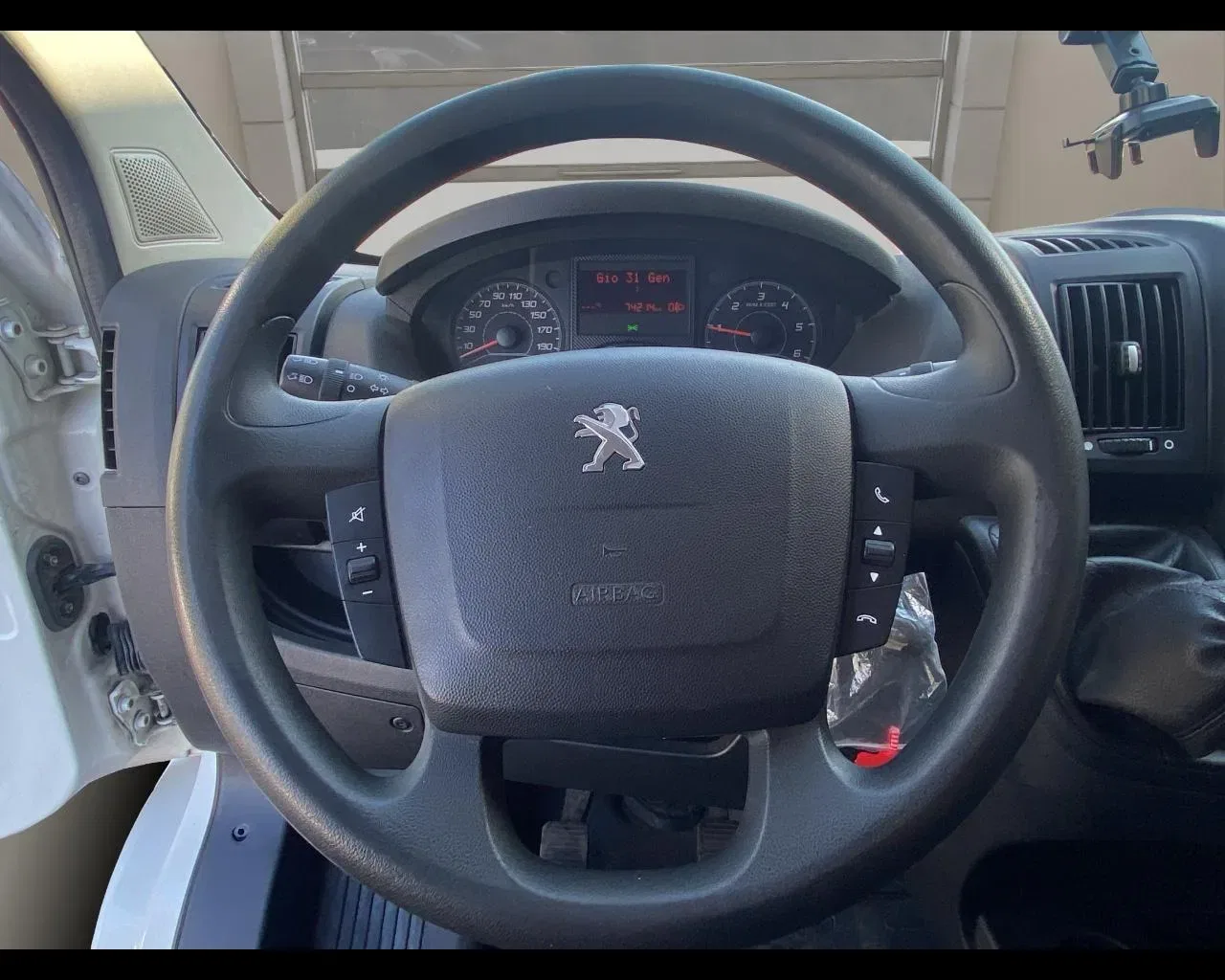 Peugeot Boxer 33 2.2 BlueHDi 140 S&S PM-TM Furgone foto 11