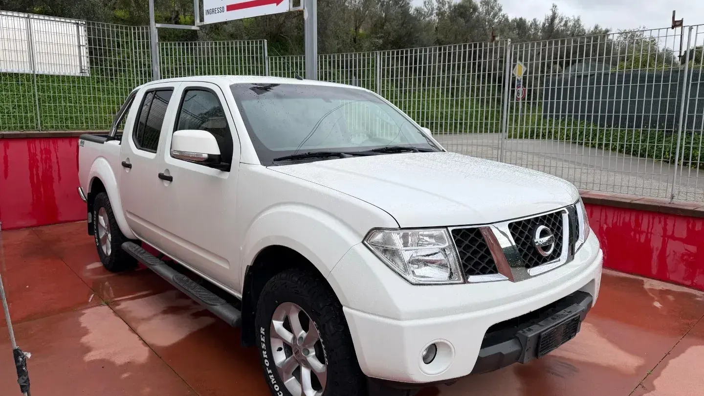 Nissan Navara 2.5 dCi 4p. Double Cab LE