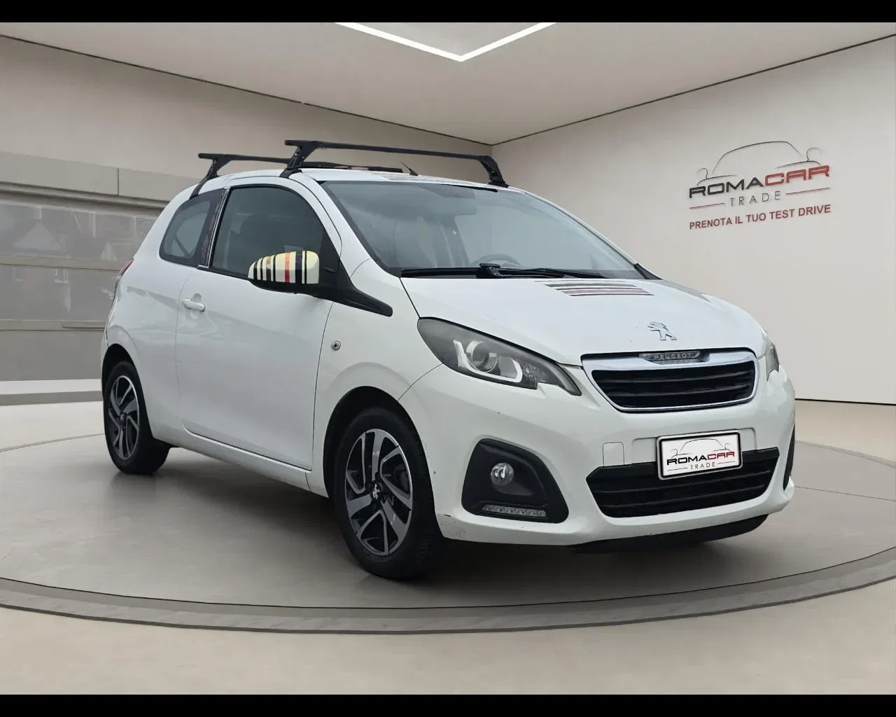 Peugeot 108 VTi 68 3 porte Allure foto 3