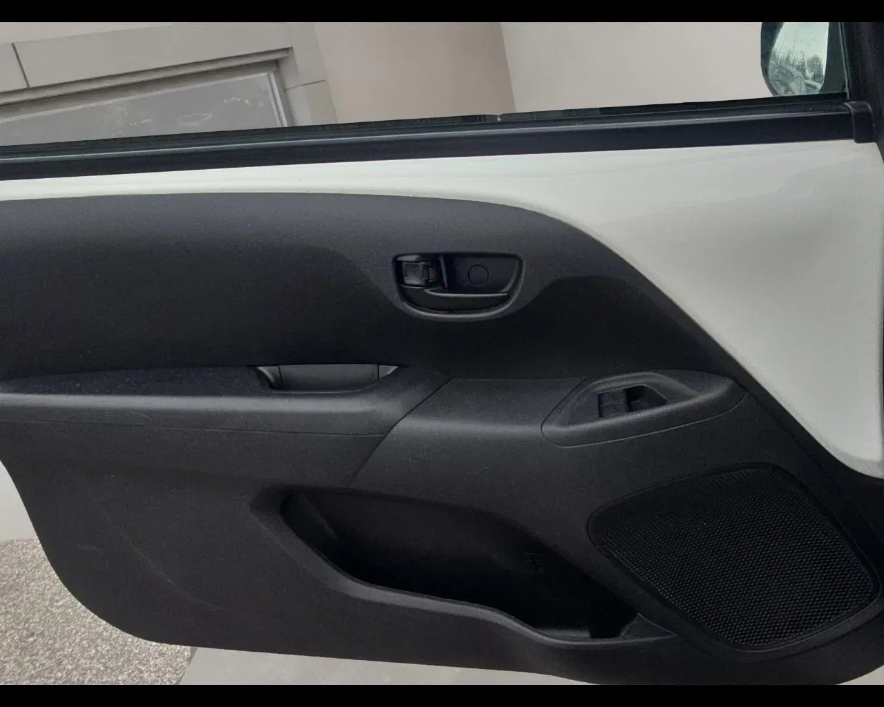 Peugeot 108 VTi 68 3 porte Allure foto 14