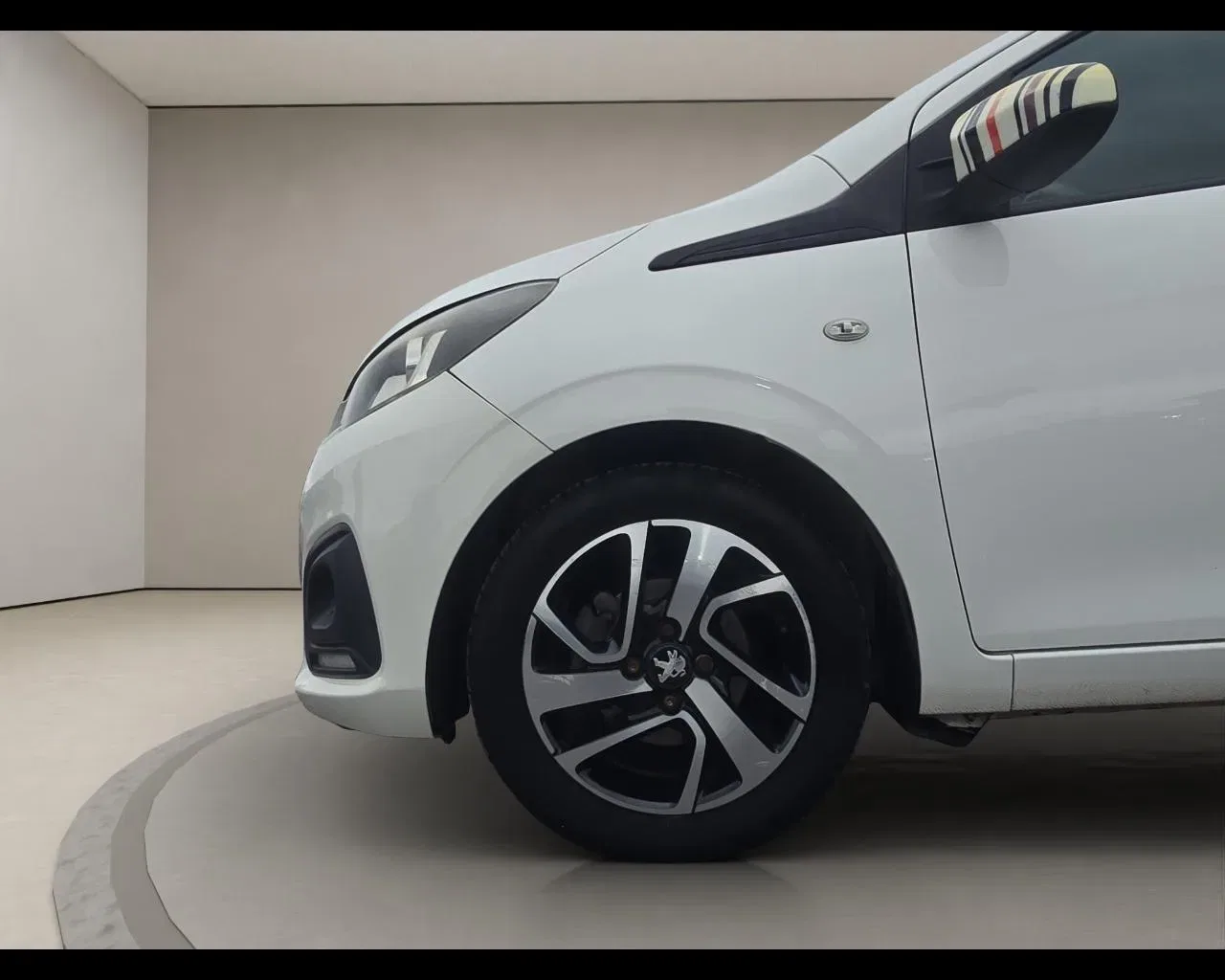 Peugeot 108 VTi 68 3 porte Allure foto 17