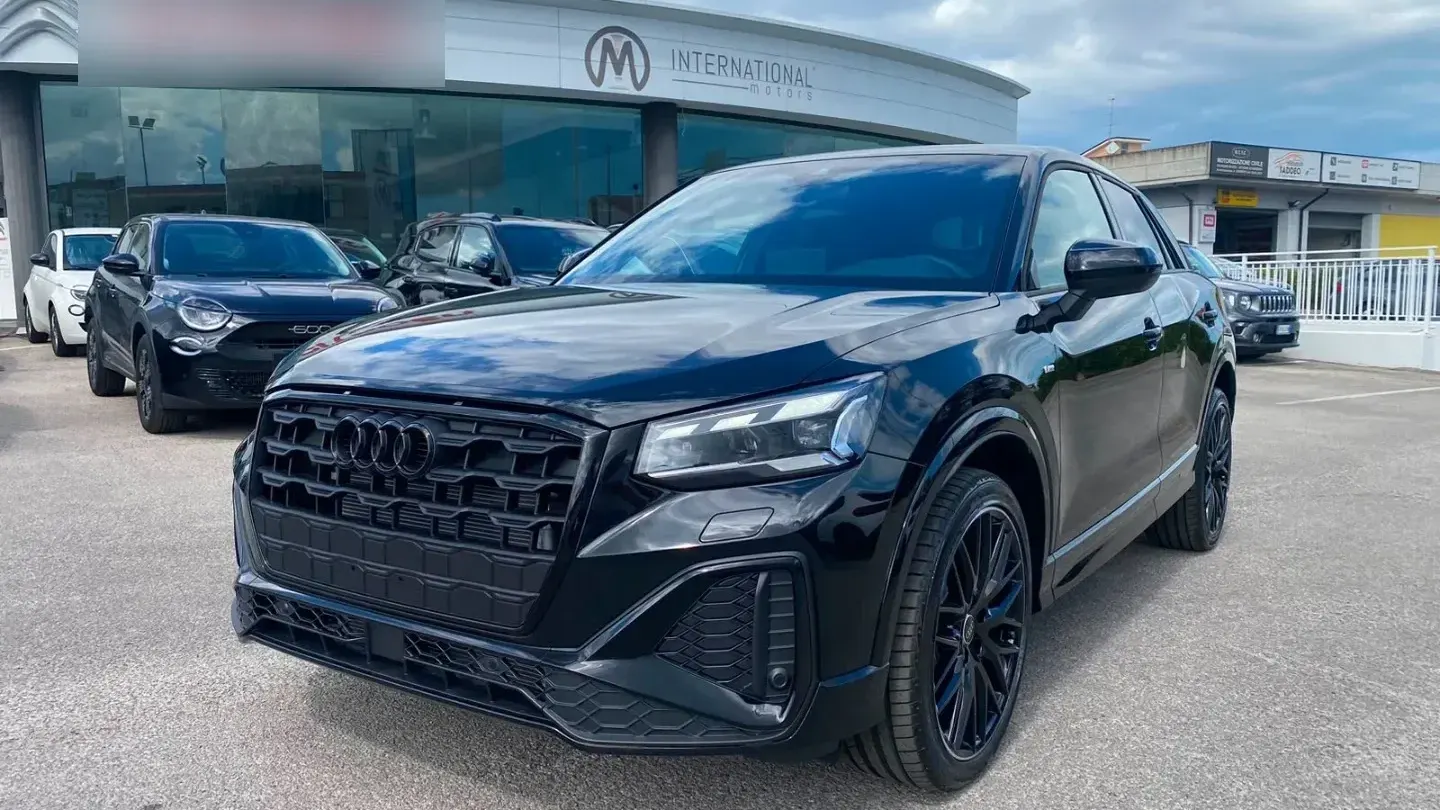 Audi Q2 35 TDI S tronic Identity Black