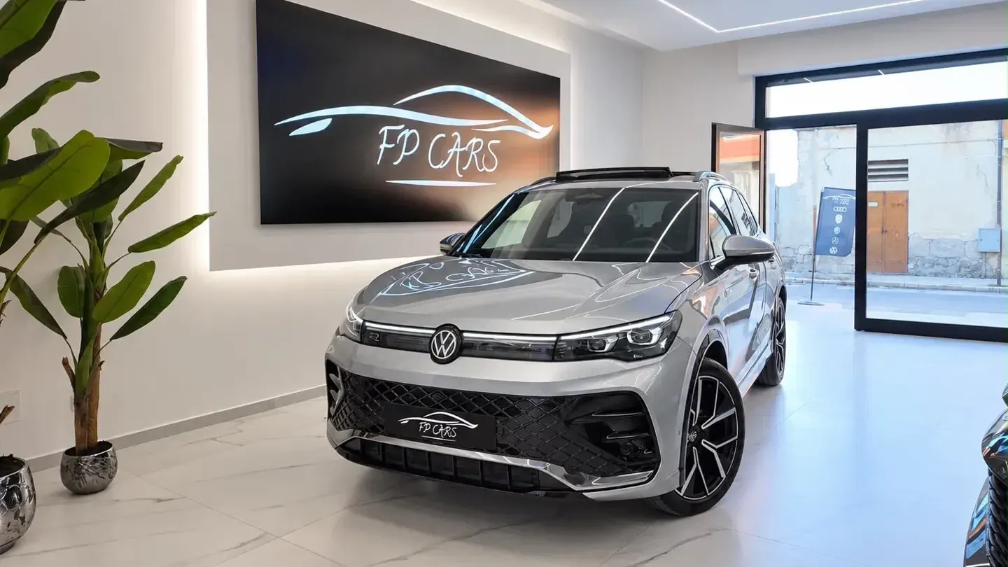 Volkswagen Tiguan 2.0 TDI 150 CV DSG R-Line Plus TETTO APRI.
