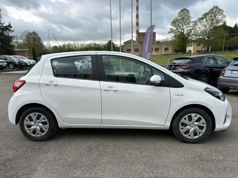 Toyota Yaris 5 Porte PROMO Yaris 5p 1.5h Business foto 4
