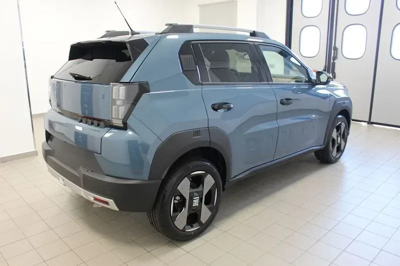 Fiat Grande Panda Hybrid La Prima foto 4