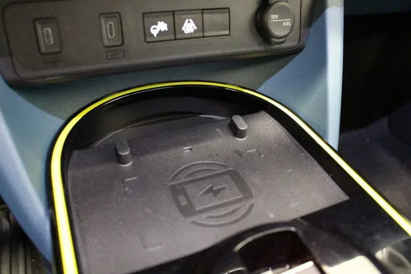 Fiat Grande Panda Hybrid La Prima foto 14