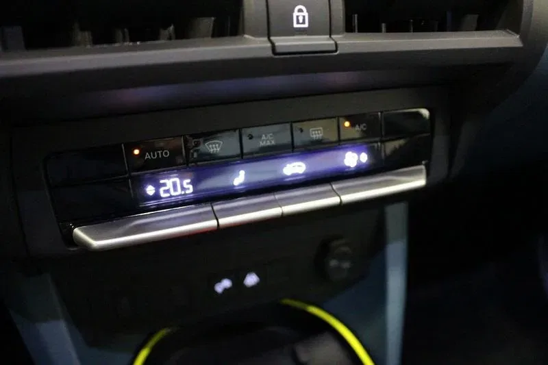 Fiat Grande Panda Hybrid La Prima foto 15