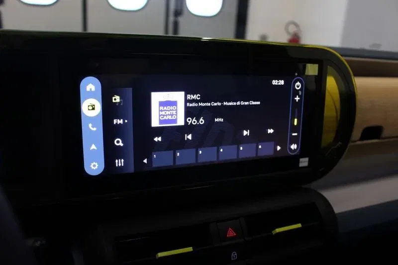 Fiat Grande Panda Hybrid La Prima foto 17