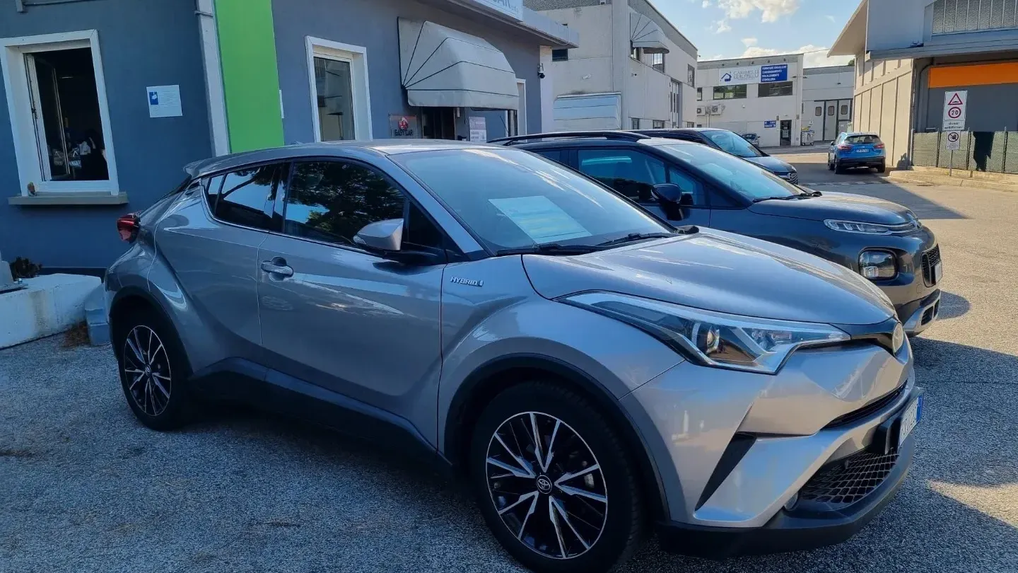 Toyota C-HR 1.8 Hybrid E-CVT Trend