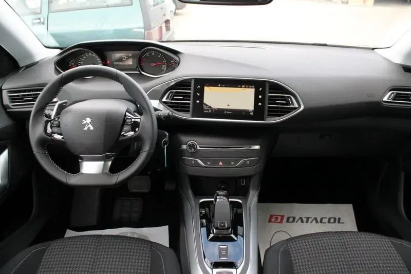 Peugeot 308 1.5 BlueHDi 130CV EAT8 S&S Active foto 7