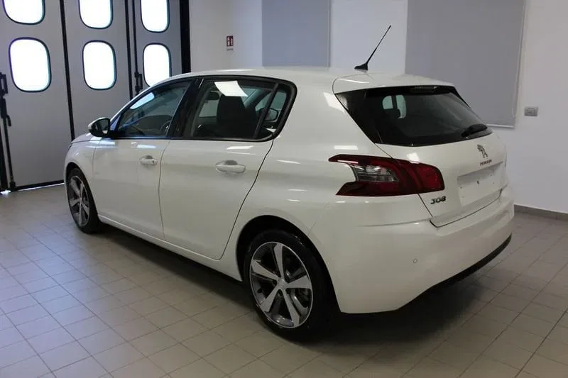 Peugeot 308 1.5 BlueHDi 130CV EAT8 S&S Active foto 6