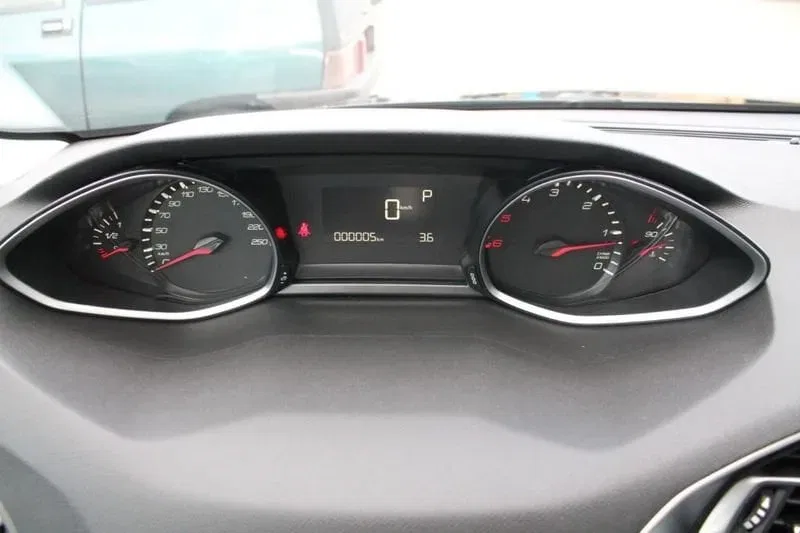 Peugeot 308 1.5 BlueHDi 130CV EAT8 S&S Active foto 13