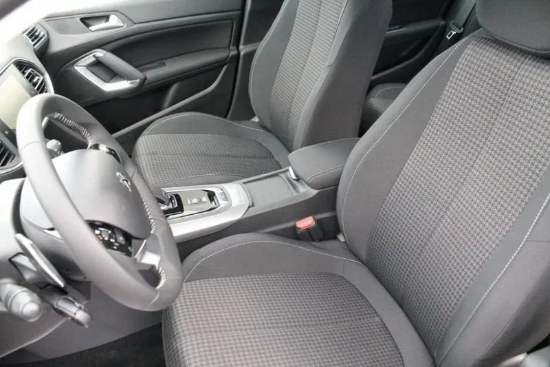 Peugeot 308 1.5 BlueHDi 130CV EAT8 S&S Active foto 11
