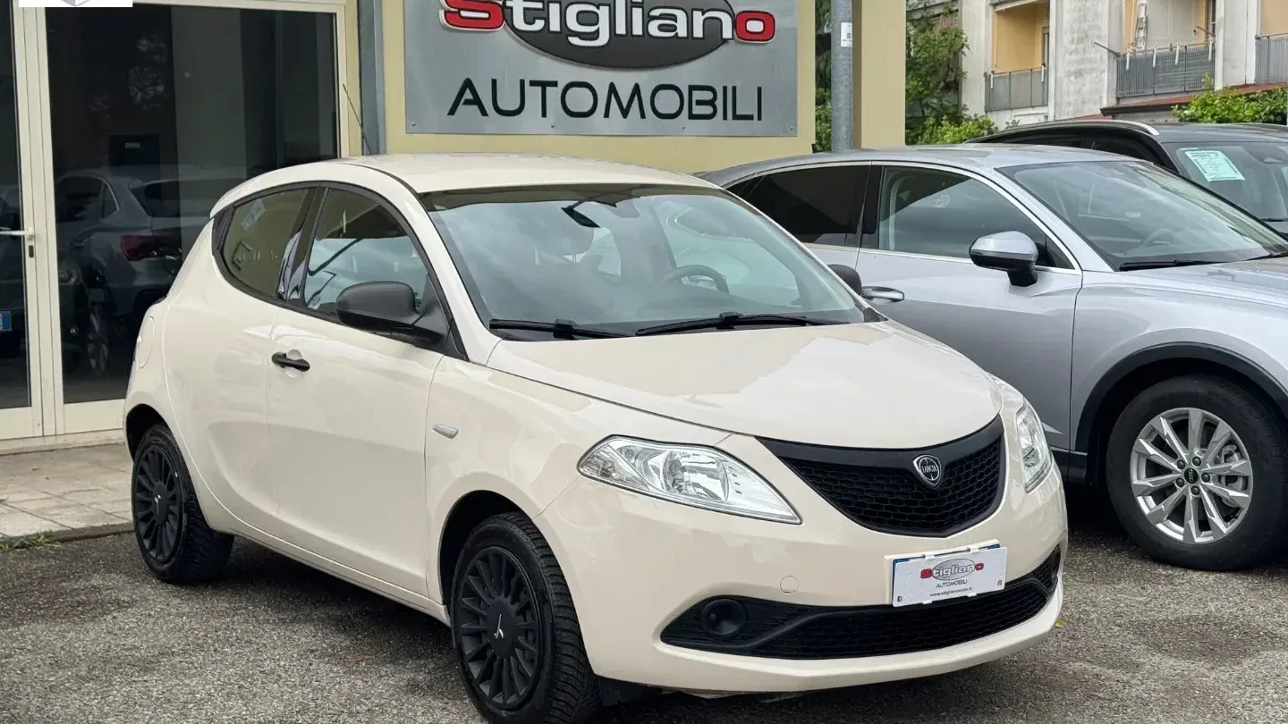 Lancia Ypsilon 1.2 69 CV 5p. GPL Ecochic Ele.Bl