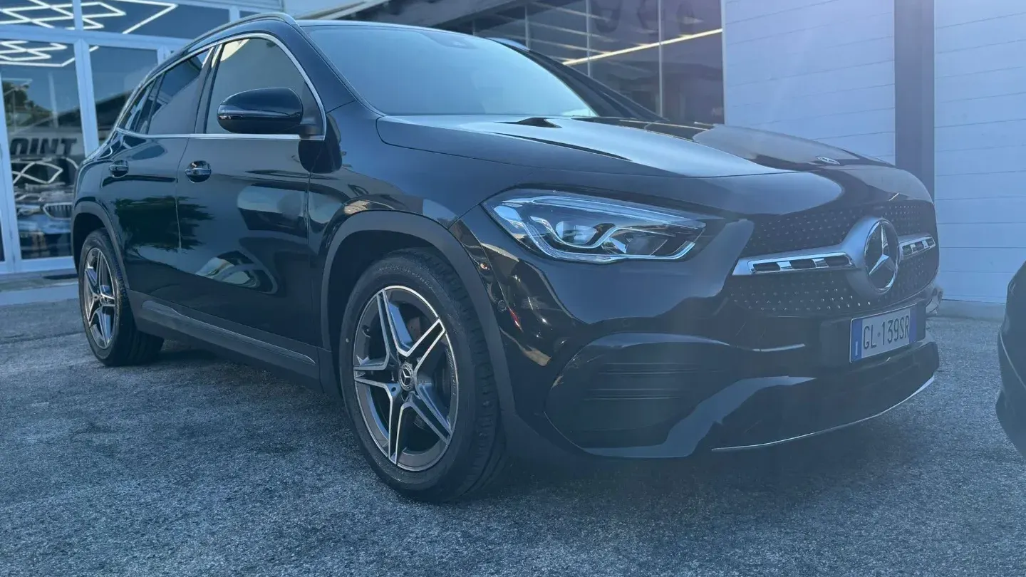 Mercedes-Benz GLA 180 d Automatic Premium PREMIUM AMG
