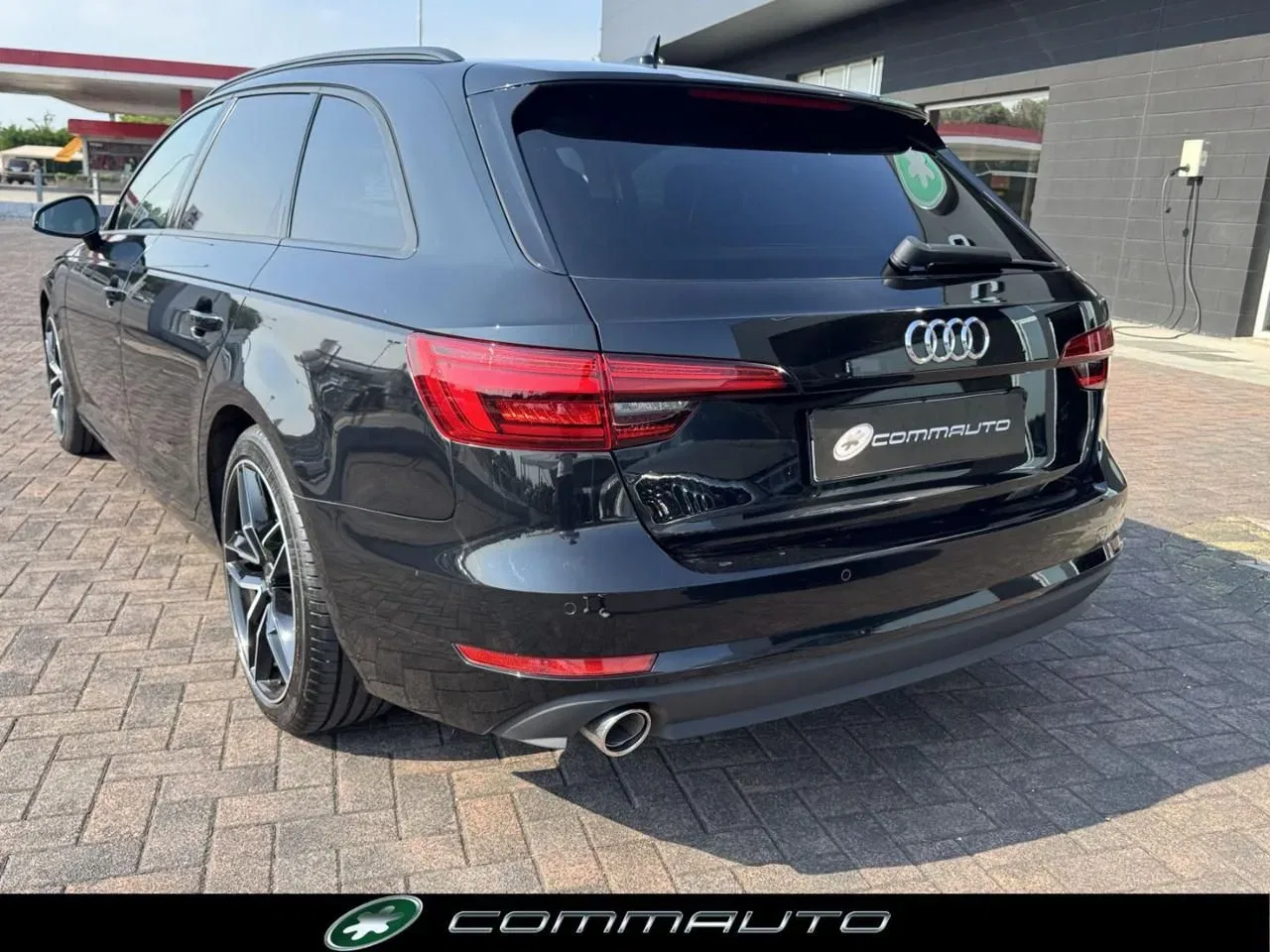 Audi A4 Avant 2.0 TDI 150 CV S tronic Design foto 6
