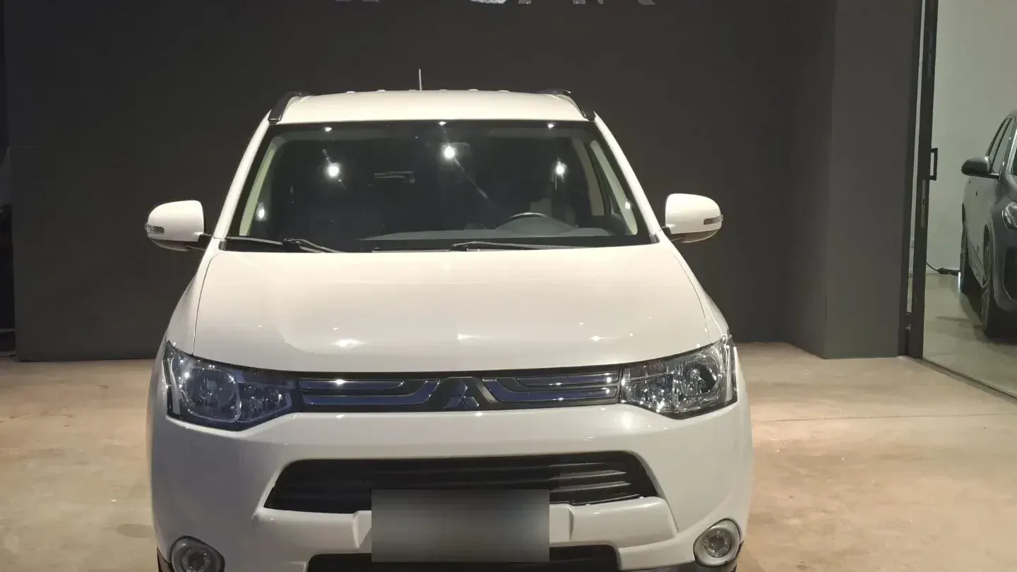 Mitsubishi Outlander 2.2 DI-D 2WD Intense