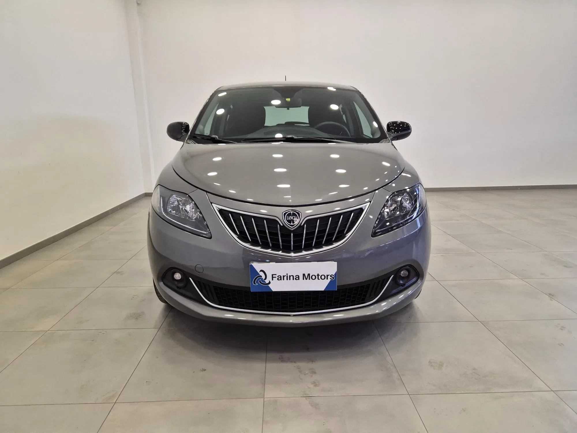 Lancia Ypsilon 1.0 hybrid Silver !! PREZZO REALE !! - NEOPATENTATI - Sens. Park. - Clima foto 2