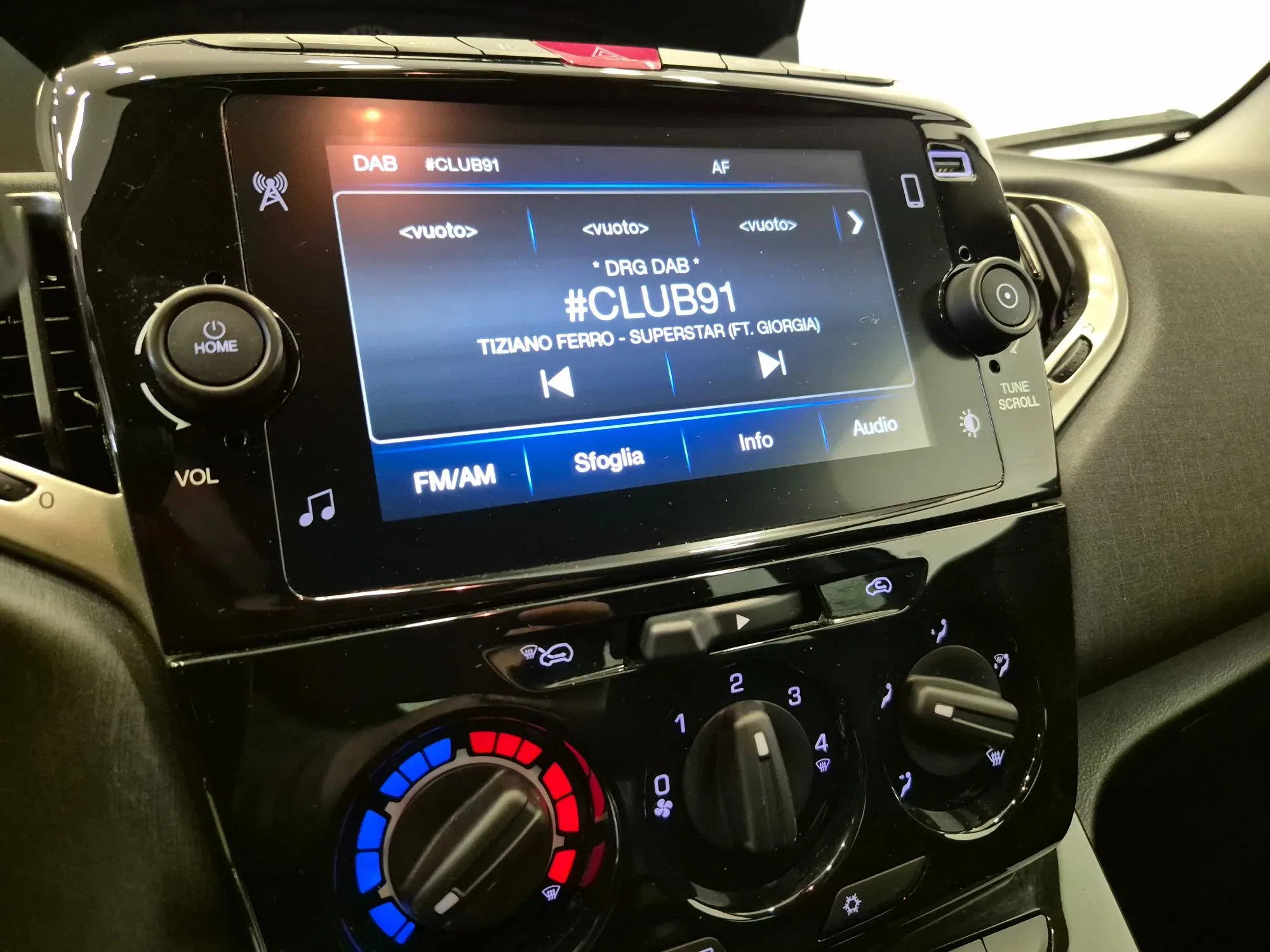 Lancia Ypsilon 1.0 hybrid Silver !! PREZZO REALE !! - NEOPATENTATI - Sens. Park. - Clima foto 12