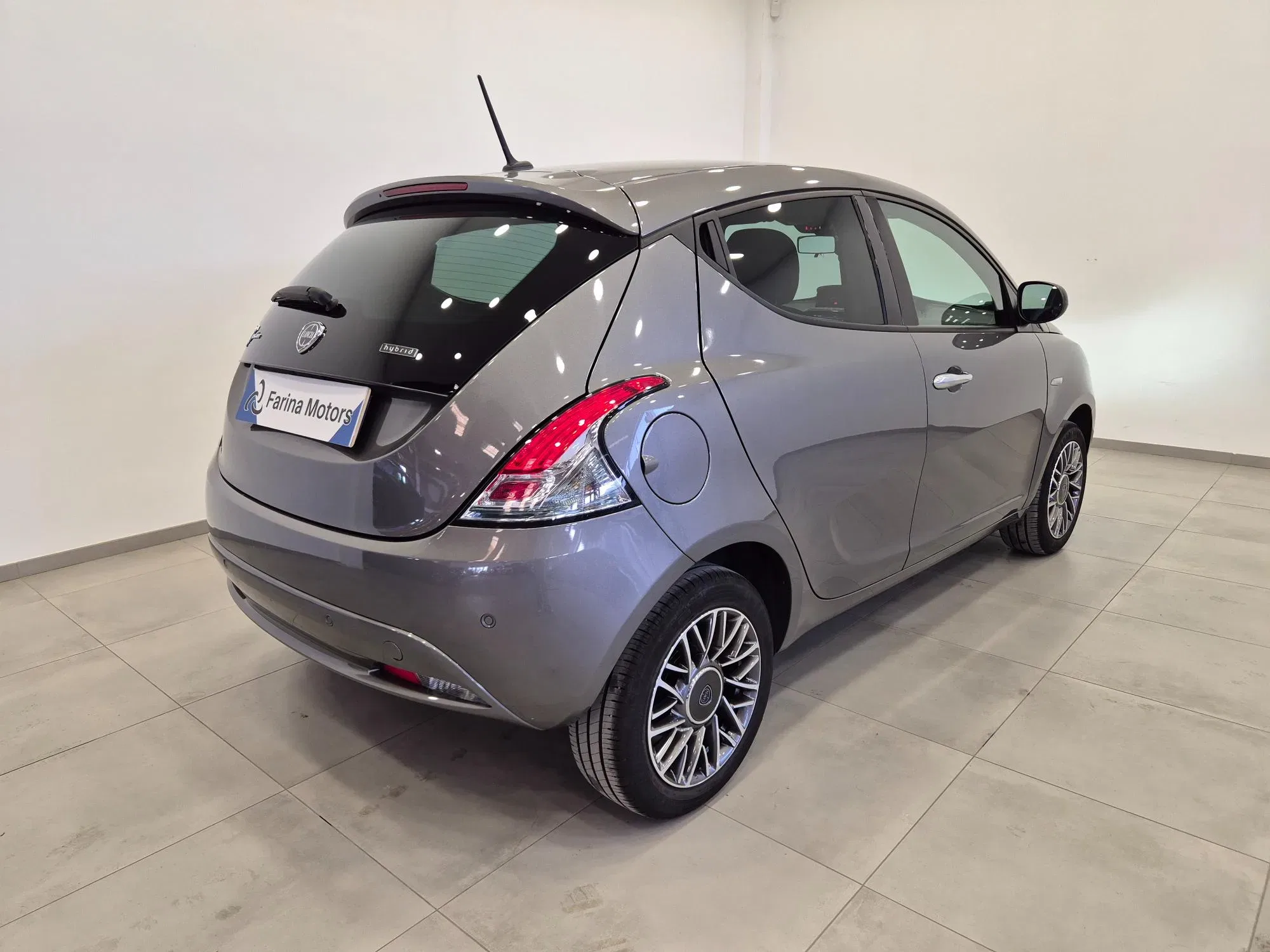 Lancia Ypsilon 1.0 hybrid Silver !! PREZZO REALE !! - NEOPATENTATI - Sens. Park. - Clima foto 5