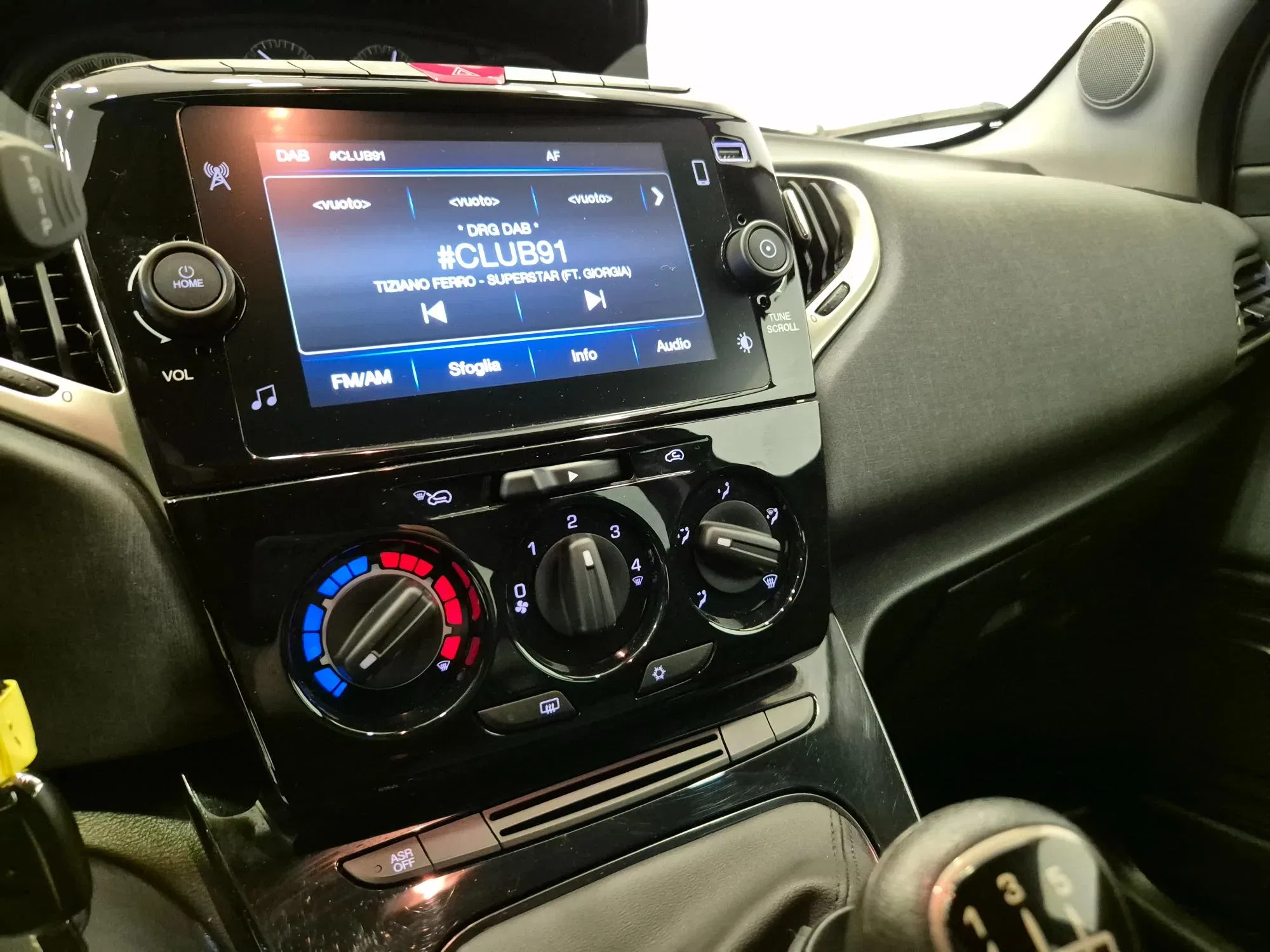 Lancia Ypsilon 1.0 hybrid Silver !! PREZZO REALE !! - NEOPATENTATI - Sens. Park. - Clima foto 20