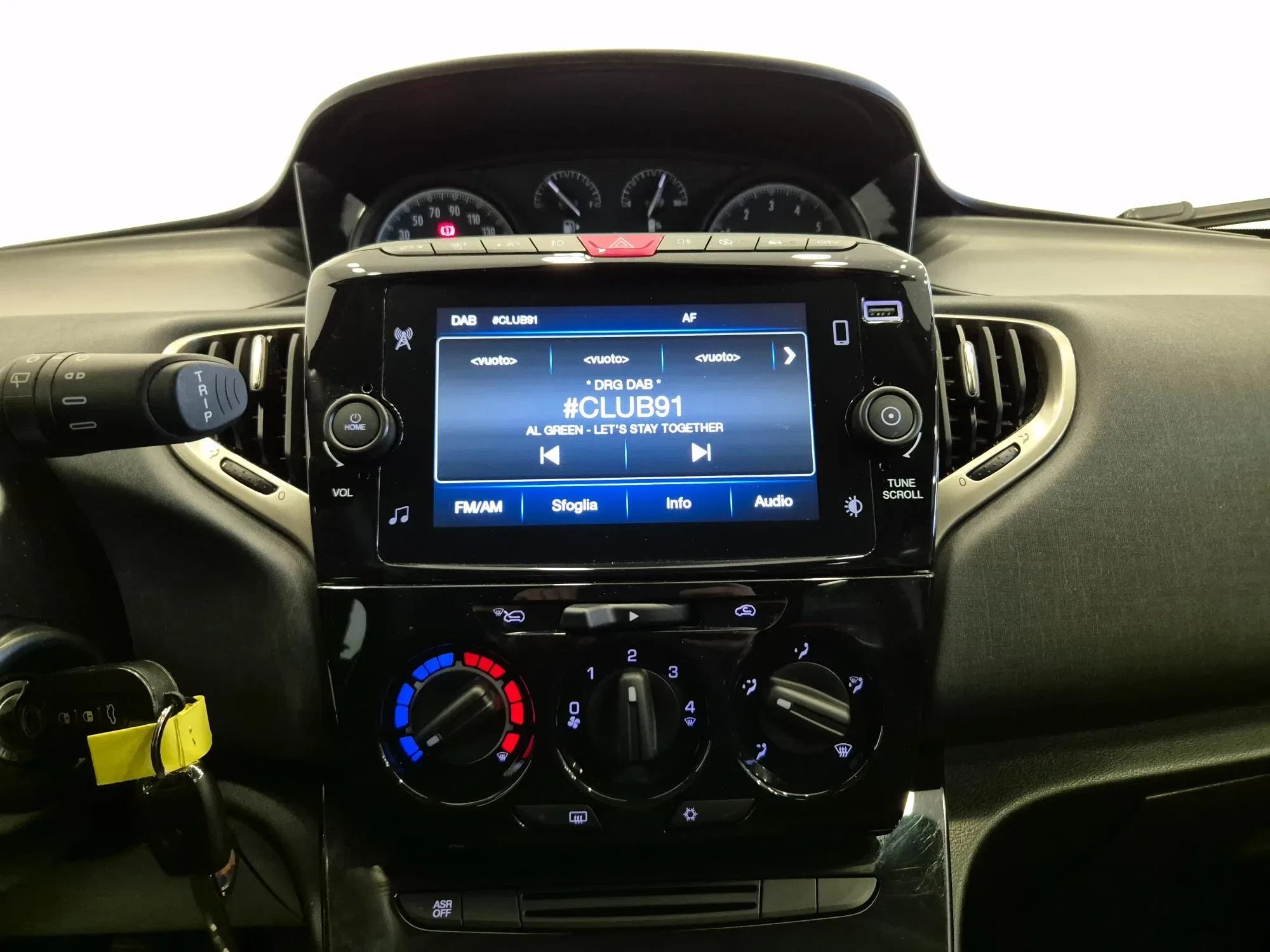 Lancia Ypsilon 1.0 hybrid Silver !! PREZZO REALE !! - NEOPATENTATI - Sens. Park. - Clima foto 19