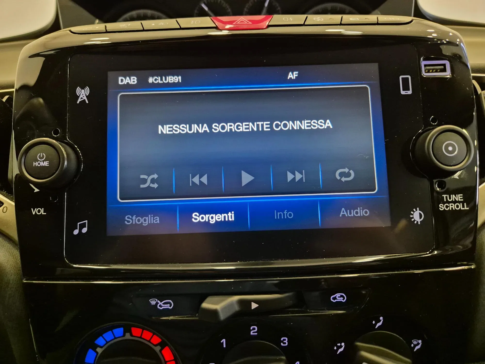 Lancia Ypsilon 1.0 hybrid Silver !! PREZZO REALE !! - NEOPATENTATI - Sens. Park. - Clima foto 22
