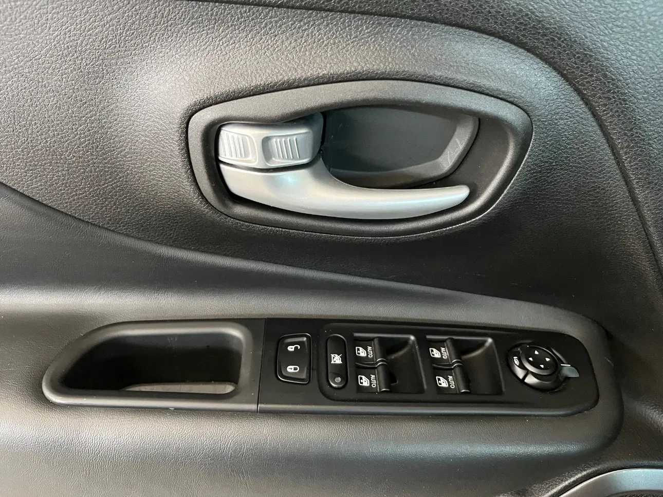 Jeep Renegade 1.5 turbo t4 mhev Summit 2wd dct NAZIONALE foto 9