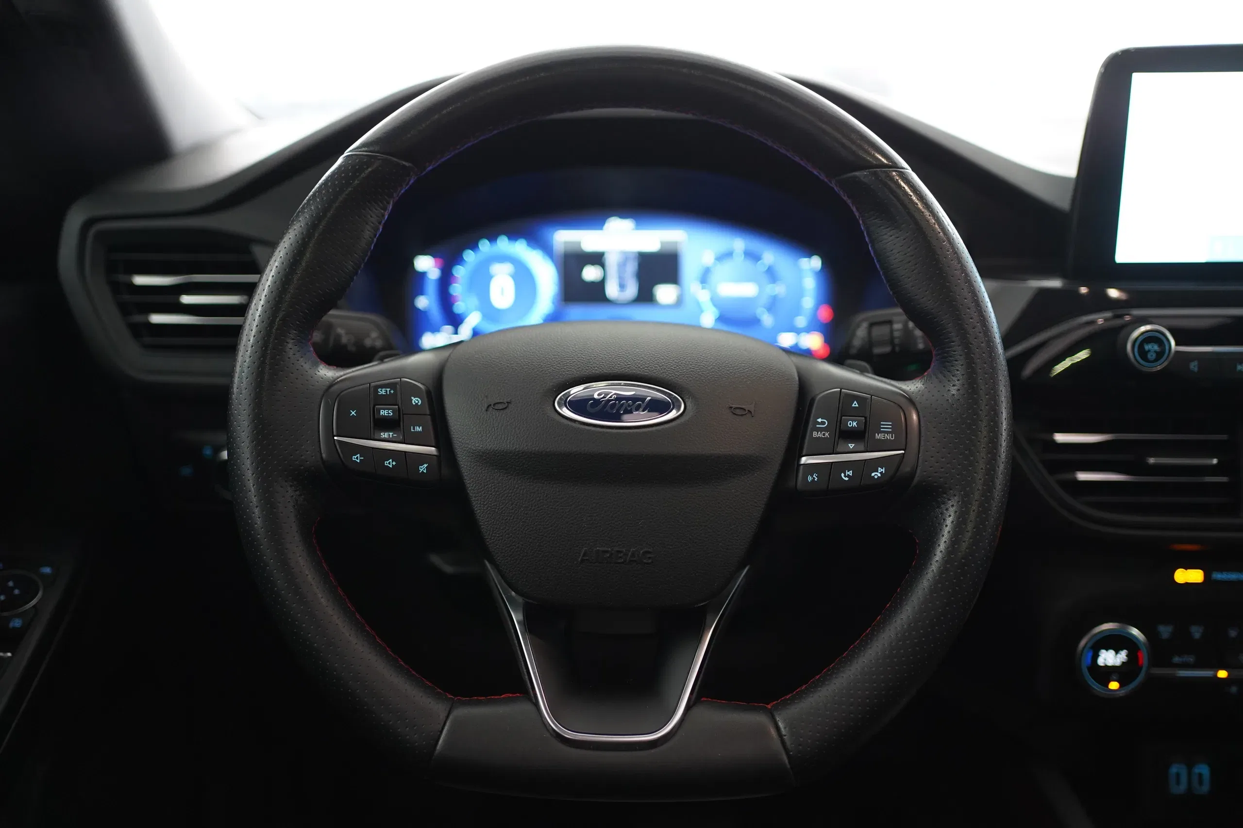 Ford Kuga 1.5 EcoBlue 120 CV aut. 2WD ST-Line X + Tetto apribile foto 6