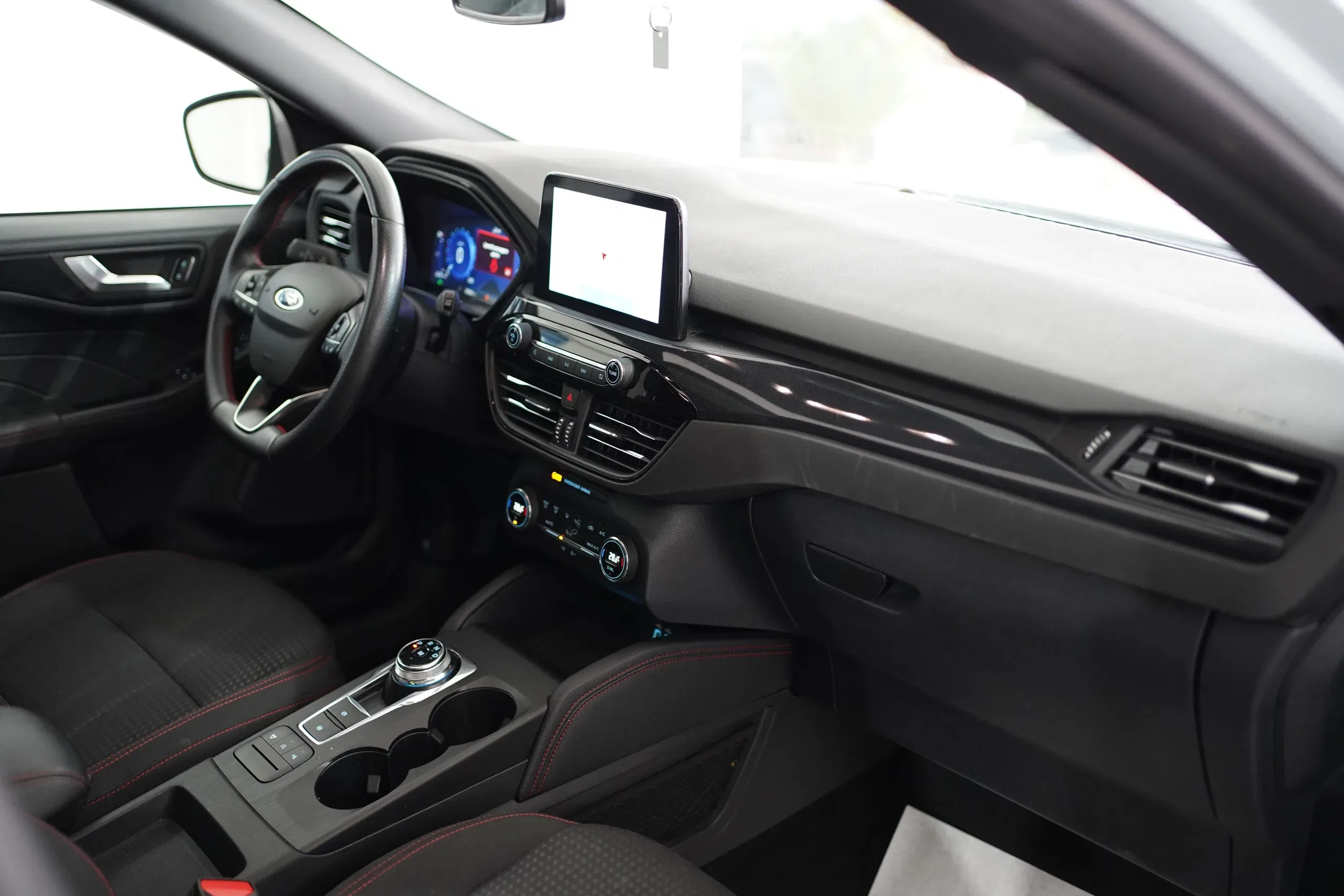 Ford Kuga 1.5 EcoBlue 120 CV aut. 2WD ST-Line X + Tetto apribile foto 13