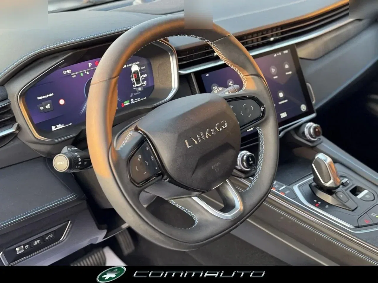 Lynk & Co 01 PHEV foto 10