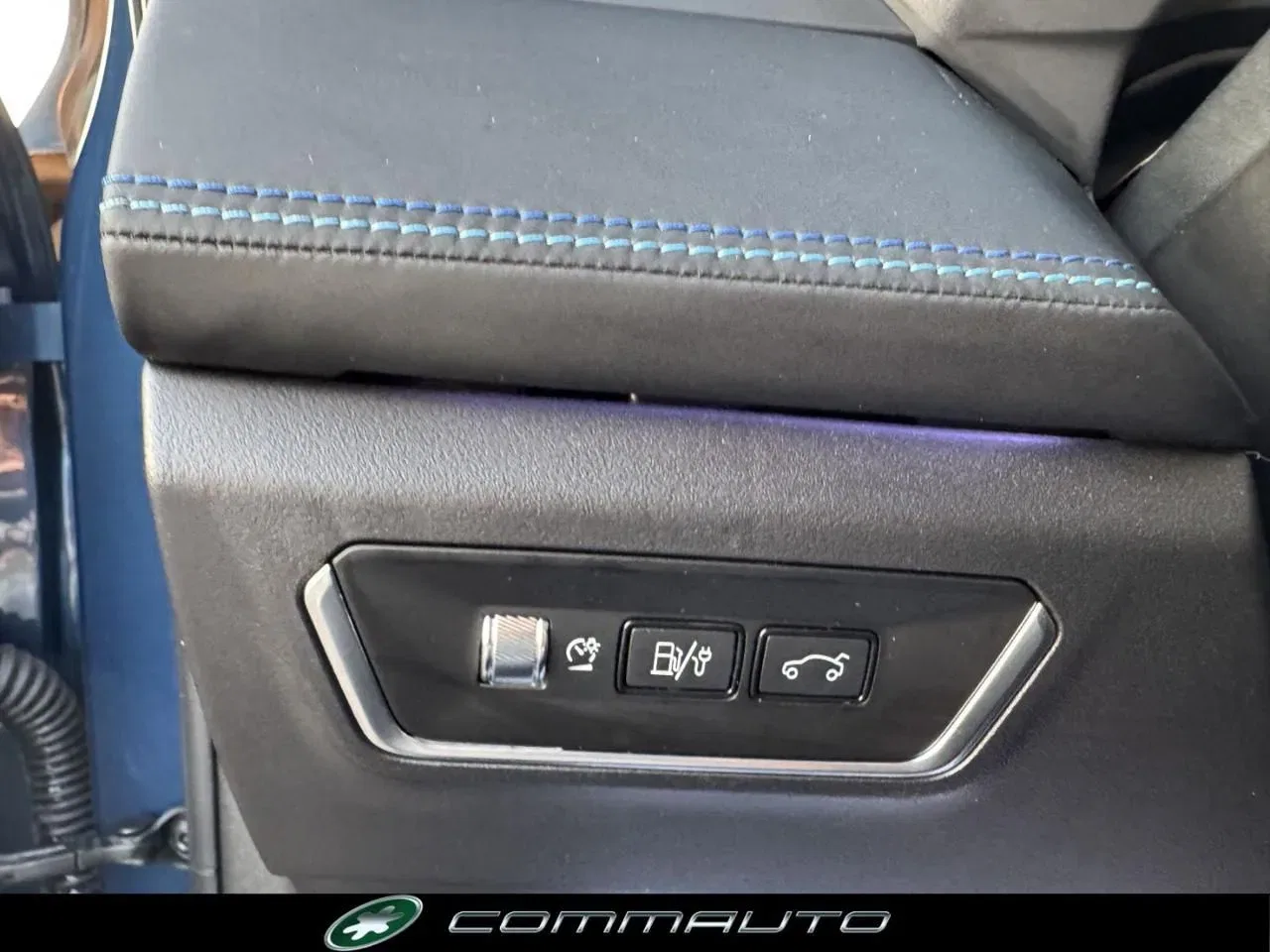 Lynk & Co 01 PHEV foto 16
