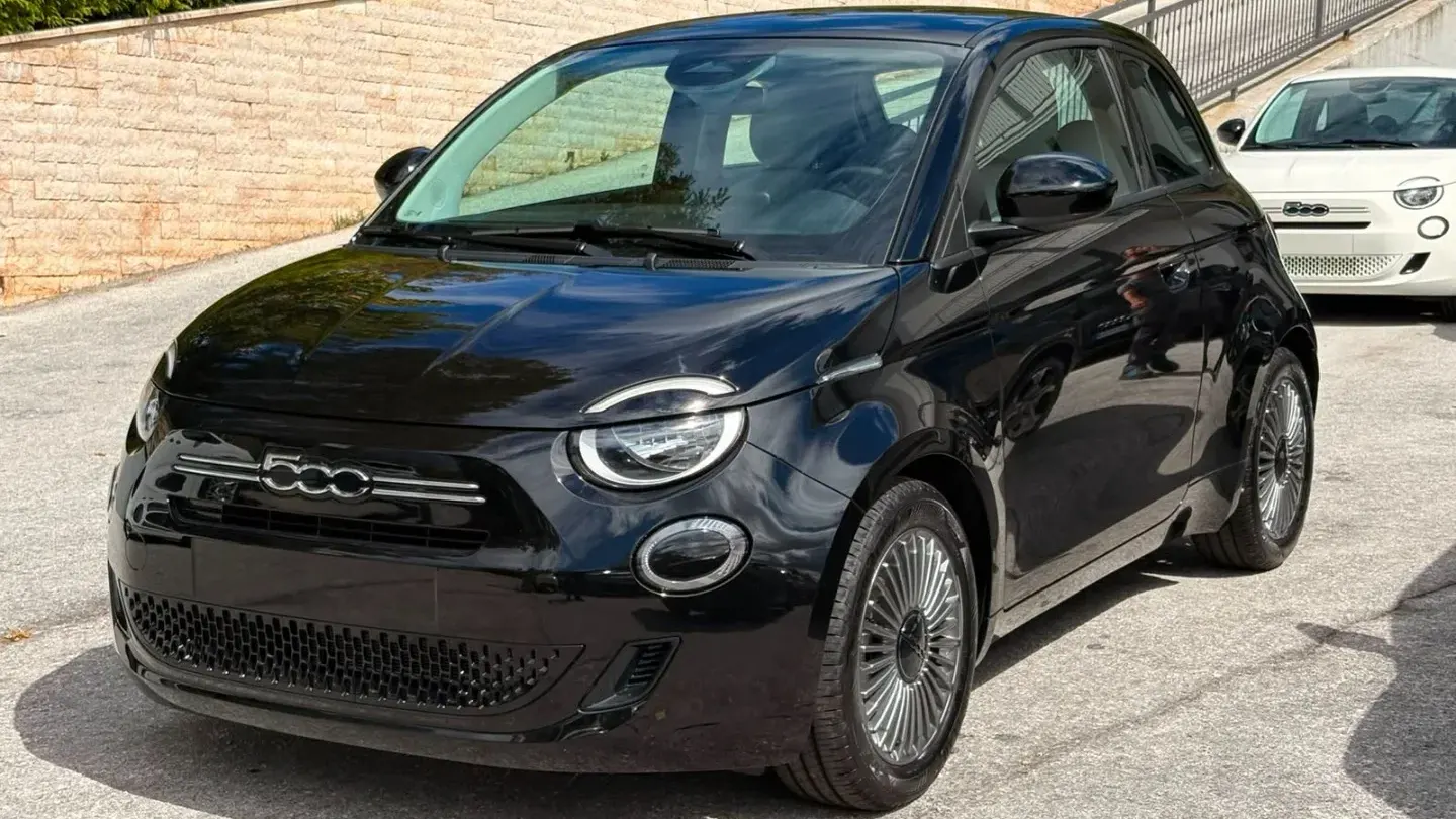 Fiat 500 Berlina Hybrid Icon