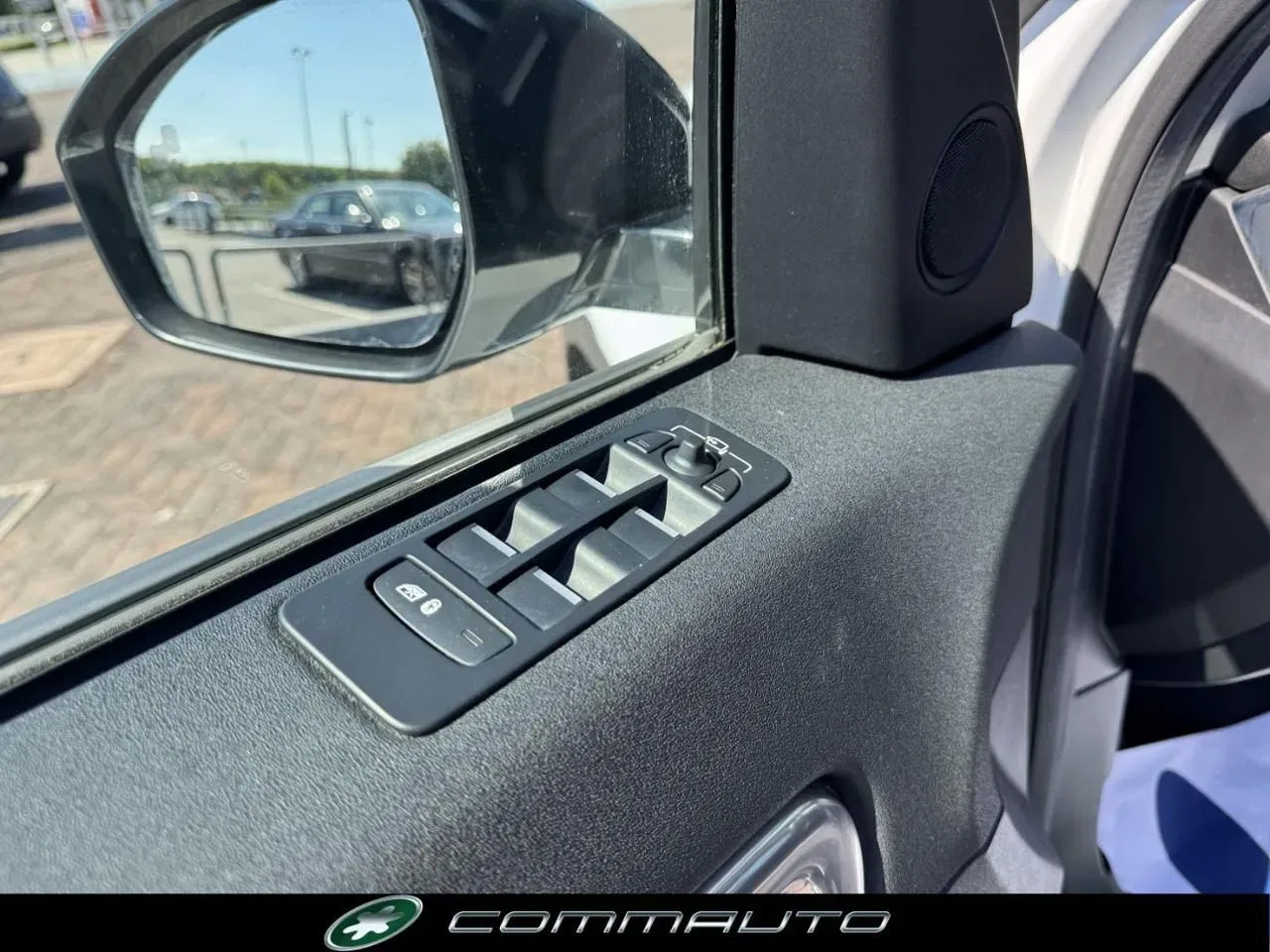 Land Rover Discovery Sport 2.0 TD4 150 CV SE foto 12