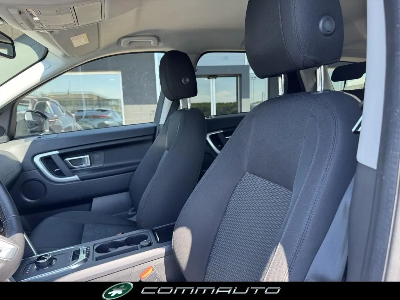 Land Rover Discovery Sport 2.0 TD4 150 CV SE foto 11