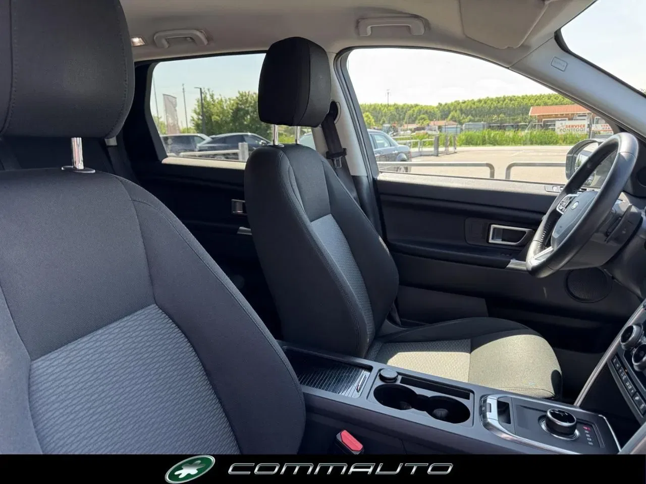 Land Rover Discovery Sport 2.0 TD4 150 CV SE foto 26