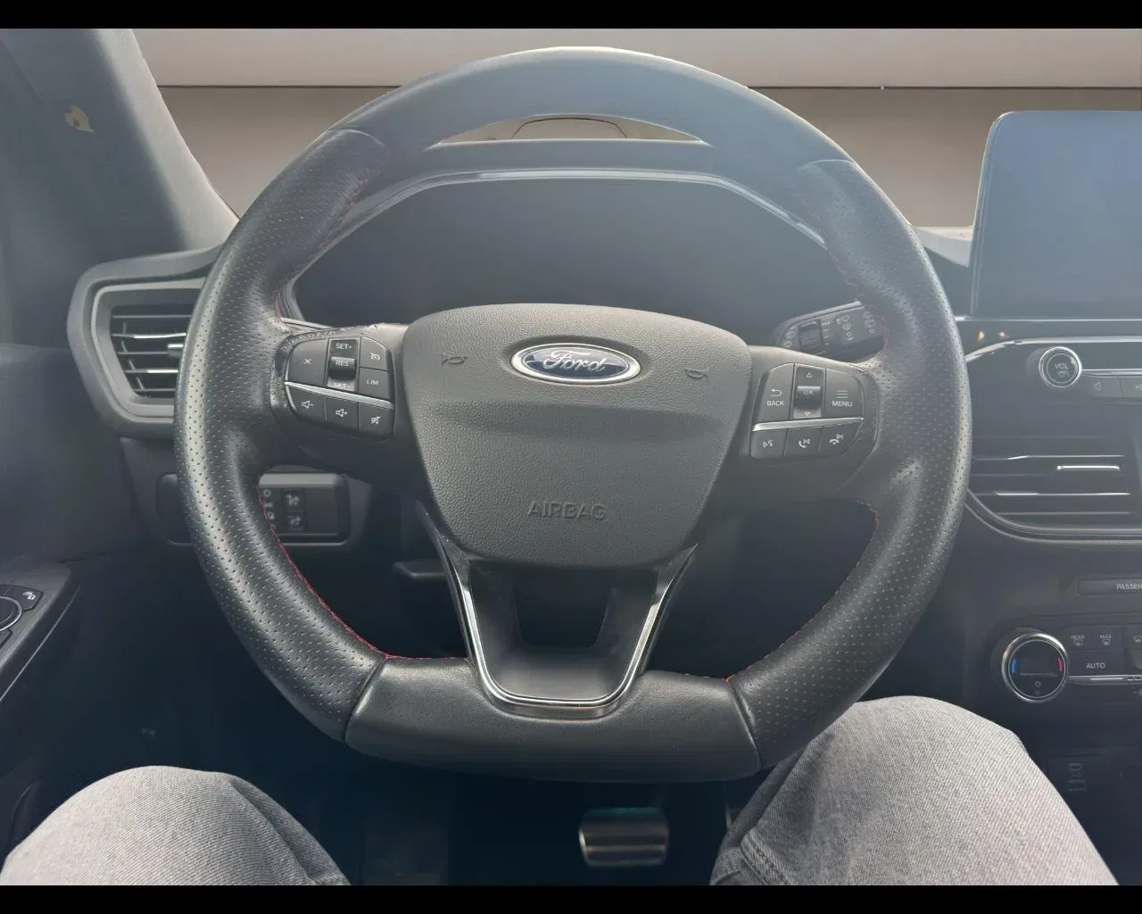 Ford Kuga 1.5 EcoBlue 120 CV aut. 2WD ST-Line foto 11