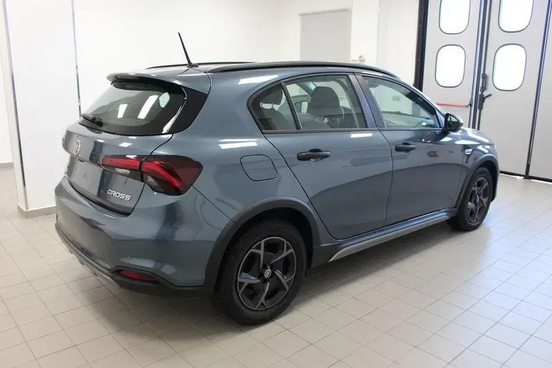 Fiat Tipo 1.3 Mjt S&S 5 porte Cross foto 4