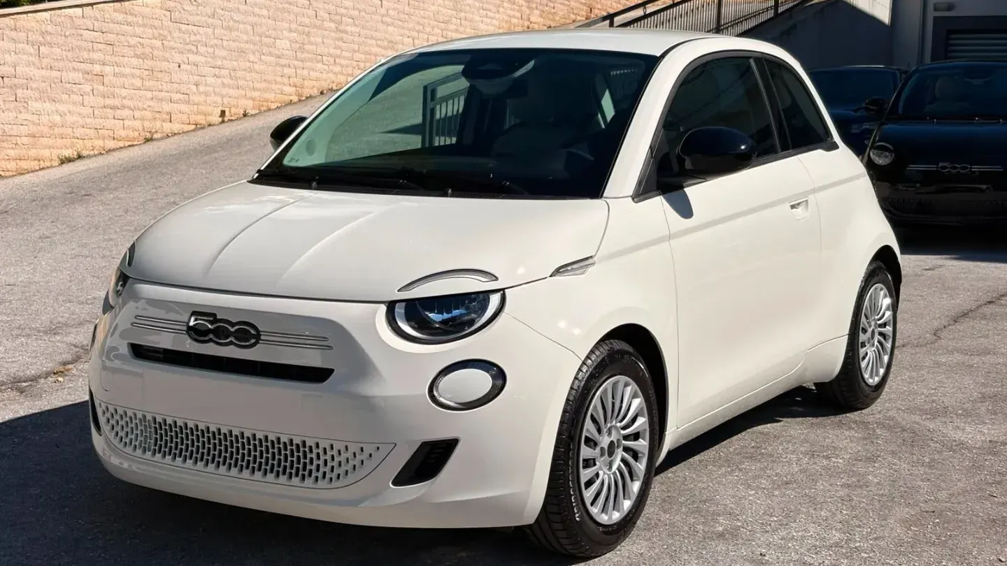 Fiat 500 Berlina Hybrid Pop
