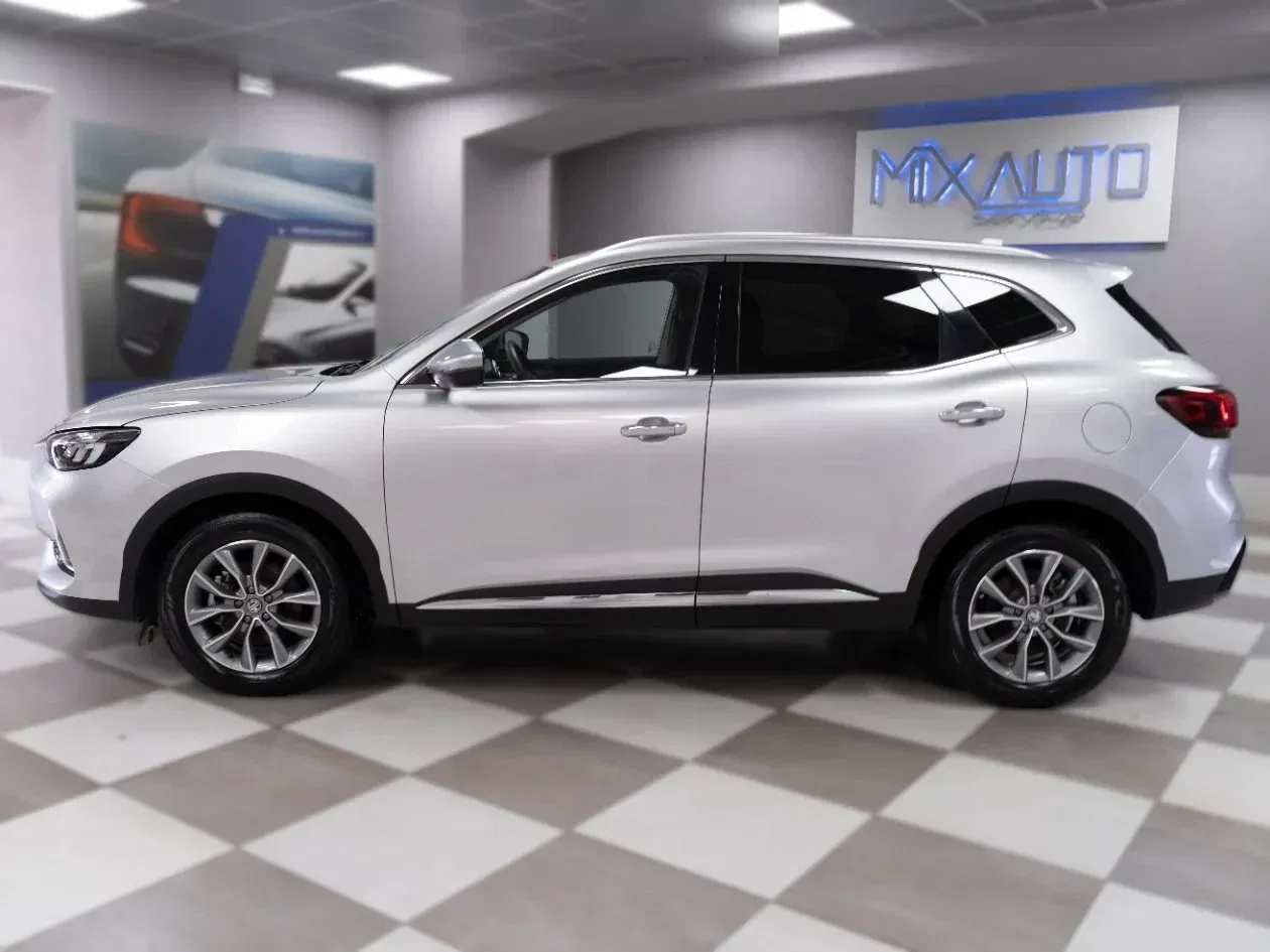 MG HS 1.5 MT Comfort 2WD foto 3
