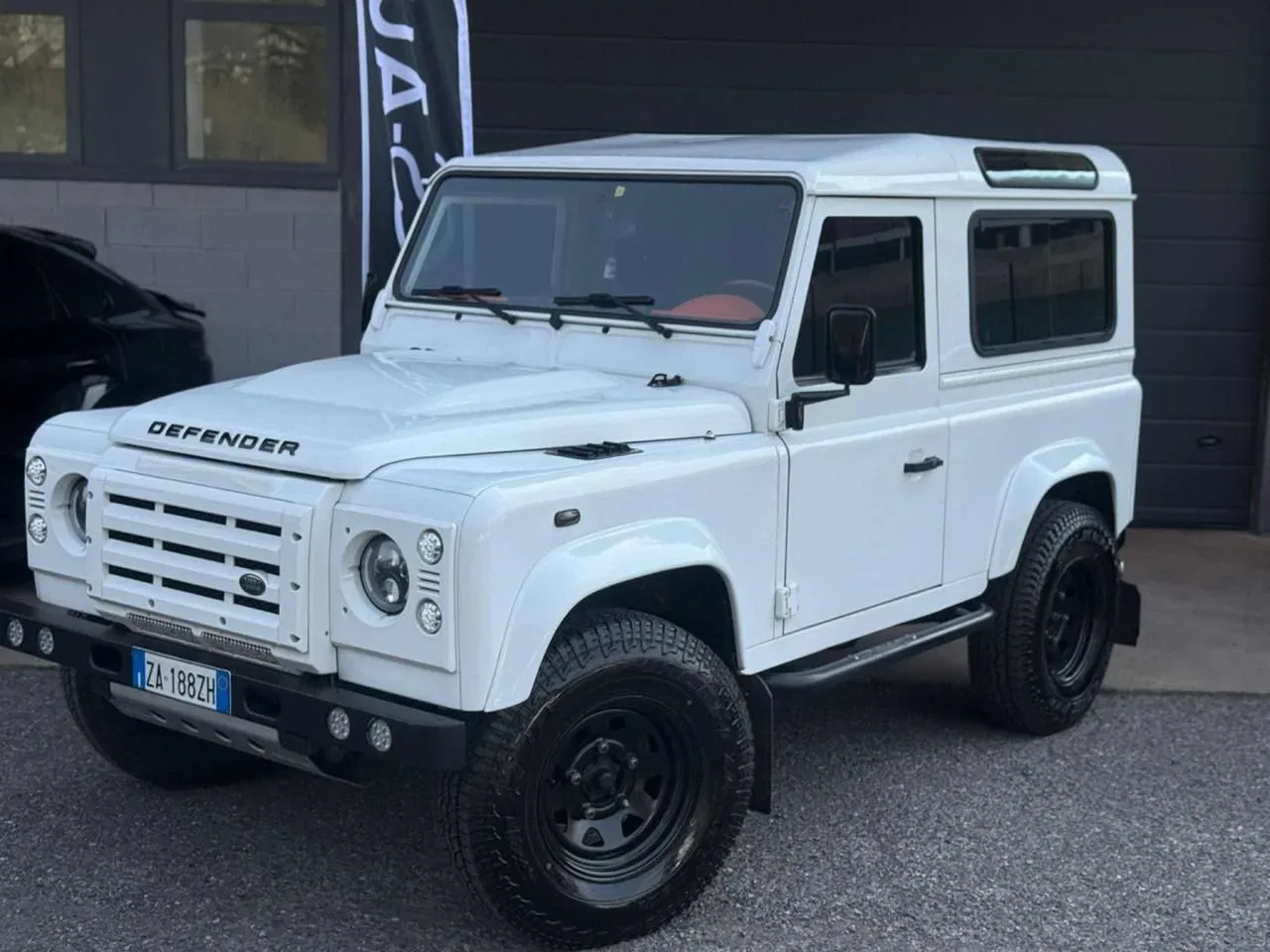 Land Rover Defender 2.2 TD4 Hard Top N1 foto 3